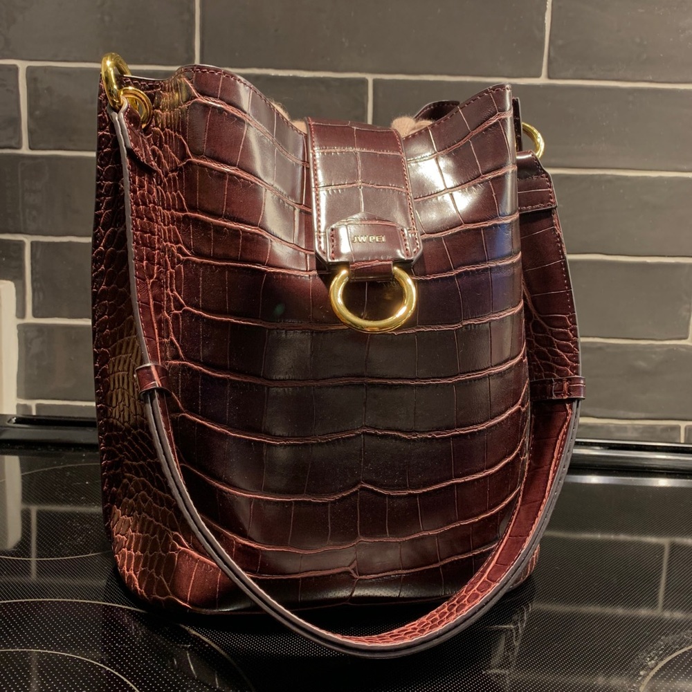 Bucket bag